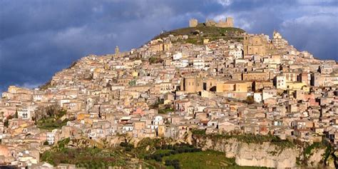 Agira, 10 cose da vedere in uno dei Borghi più belli d'Italia.